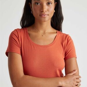 Quince rust scoop neck t shirt sz M